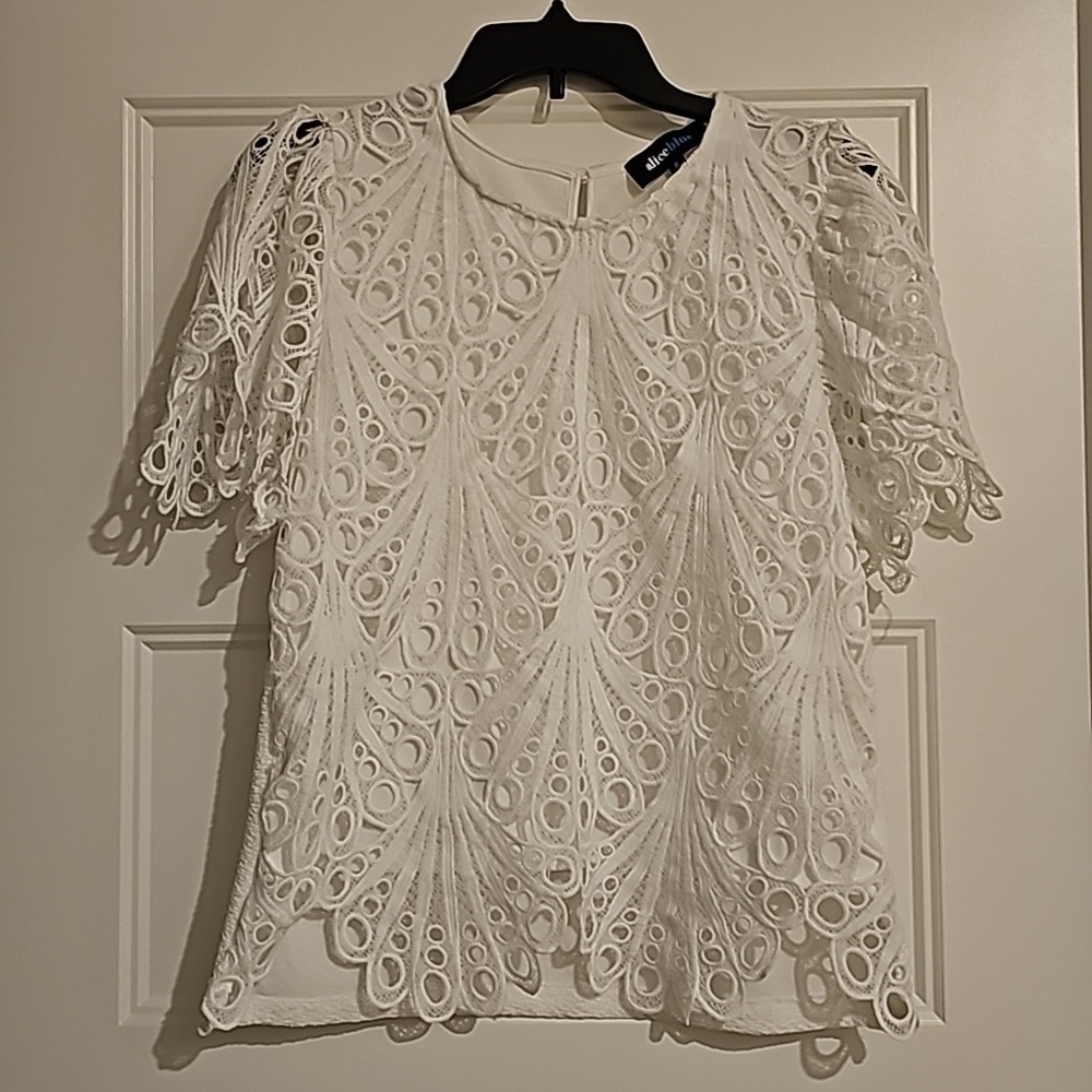 Alice Blue Women's Lace Top Sz Small